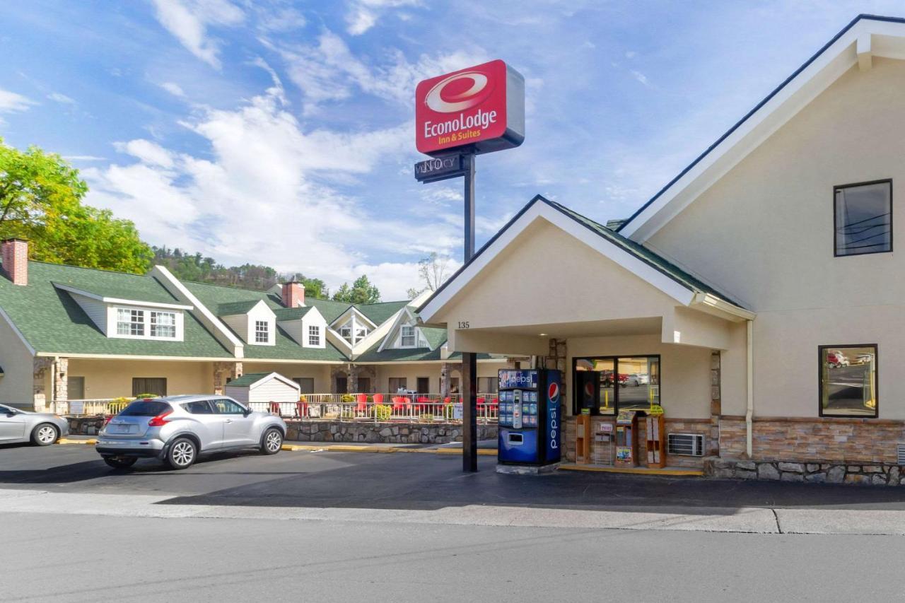 Econo Lodge Inn & Suites Gatlinburg At The Convention Center Ngoại thất bức ảnh