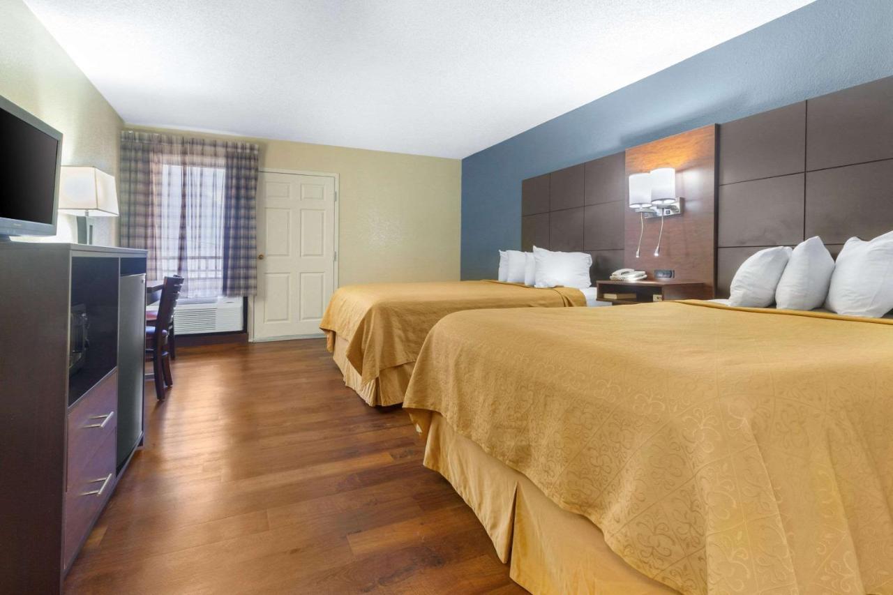 Econo Lodge Inn & Suites Gatlinburg At The Convention Center Ngoại thất bức ảnh