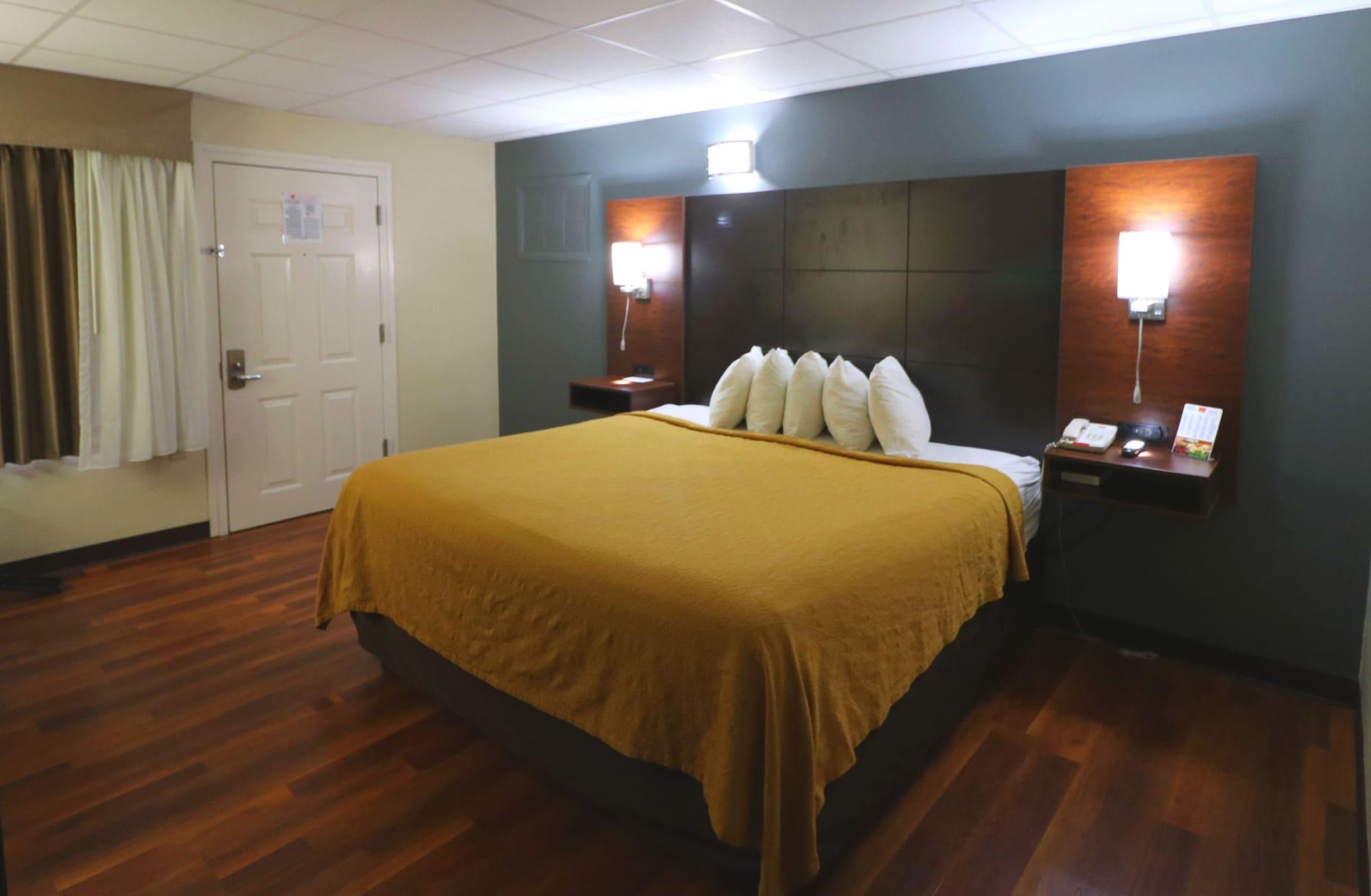 Econo Lodge Inn & Suites Gatlinburg At The Convention Center Ngoại thất bức ảnh