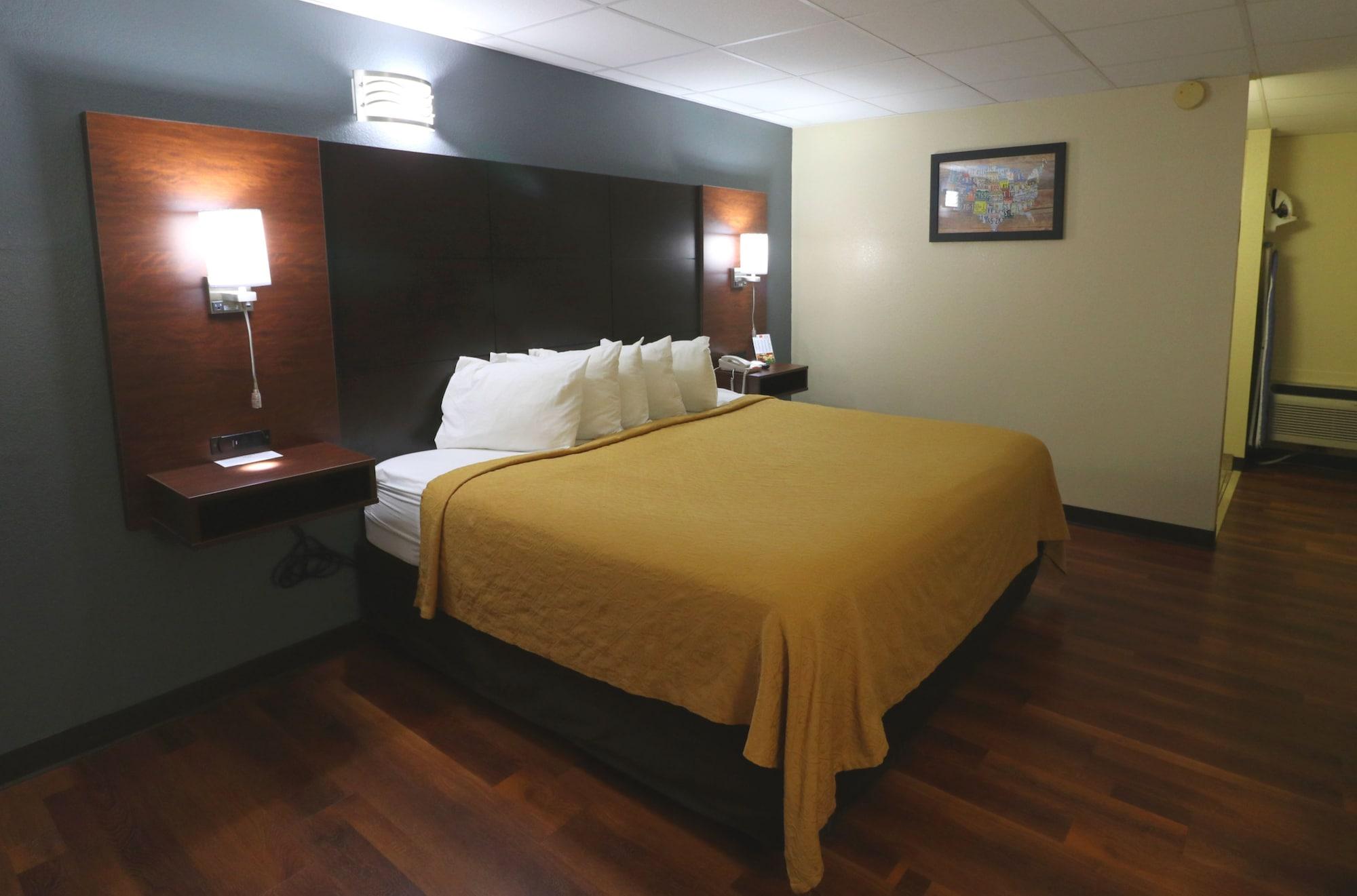 Econo Lodge Inn & Suites Gatlinburg At The Convention Center Ngoại thất bức ảnh