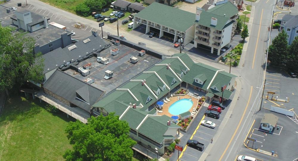 Econo Lodge Inn & Suites Gatlinburg At The Convention Center Ngoại thất bức ảnh