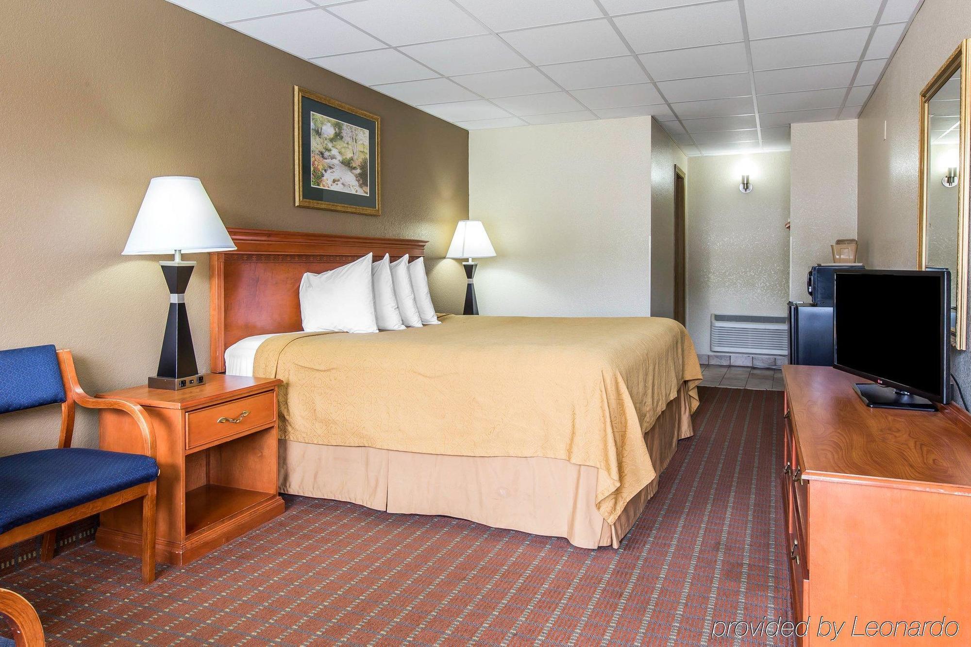 Econo Lodge Inn & Suites Gatlinburg At The Convention Center Ngoại thất bức ảnh