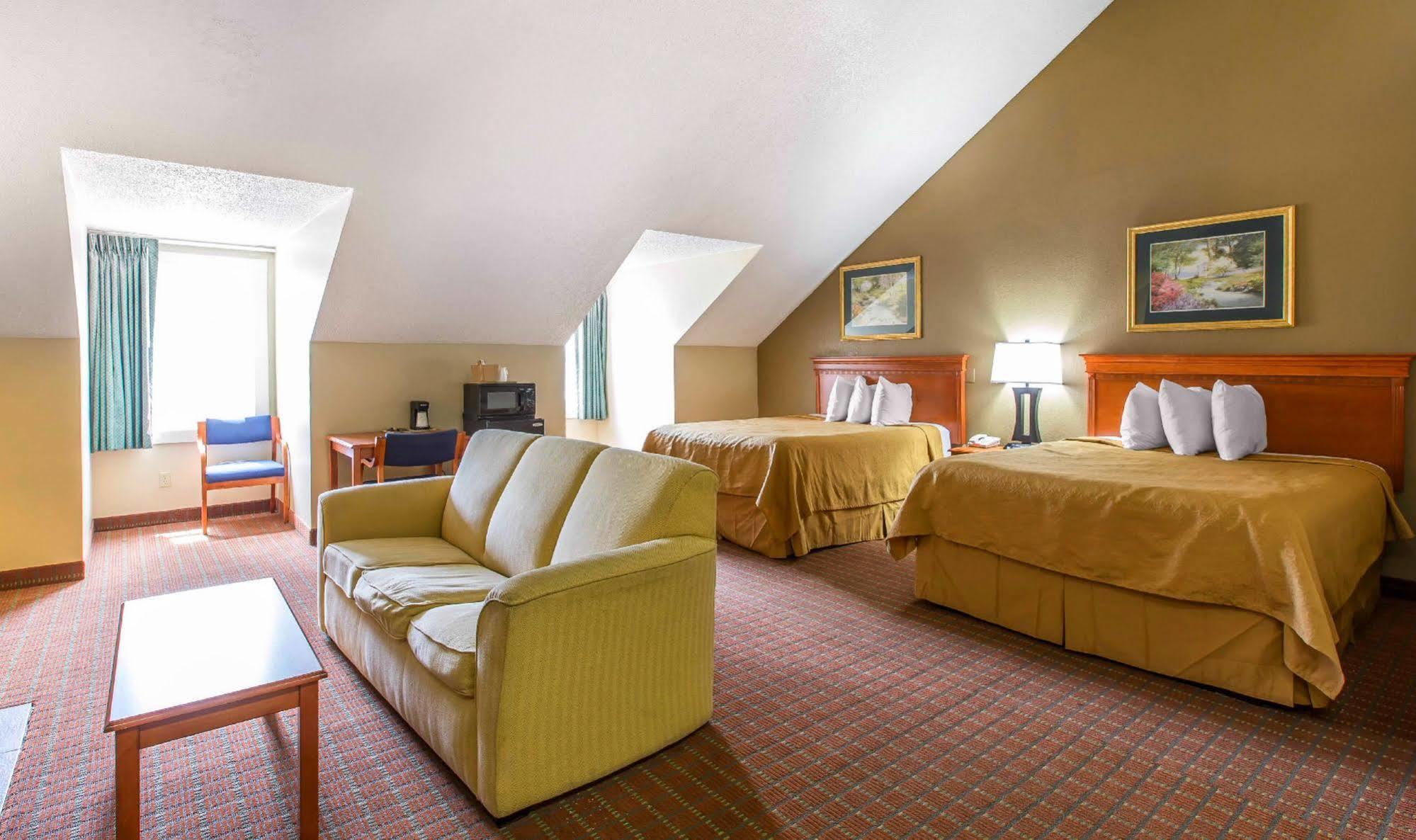 Econo Lodge Inn & Suites Gatlinburg At The Convention Center Ngoại thất bức ảnh