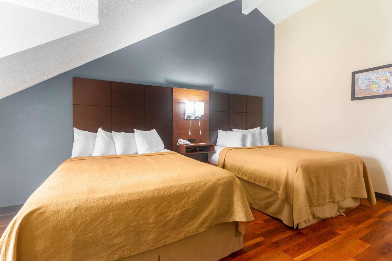 Econo Lodge Inn & Suites Gatlinburg At The Convention Center Ngoại thất bức ảnh