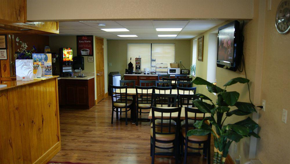Econo Lodge Inn & Suites Gatlinburg At The Convention Center Ngoại thất bức ảnh